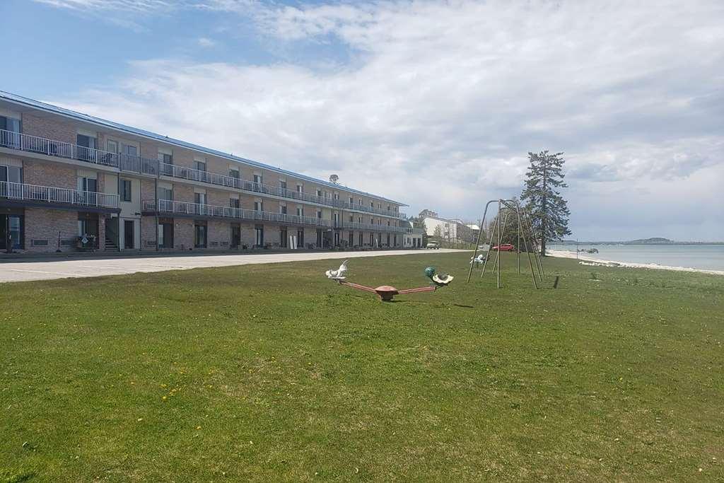 Days Inn & Suites By Wyndham St. Ignace Lakefront Exterior photo